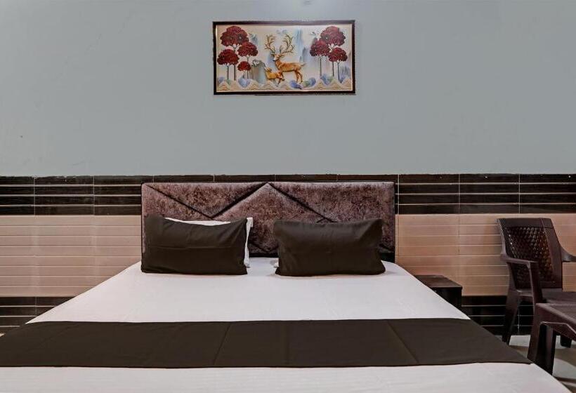 Quarto Triplo Clássico, Moon Star Residency