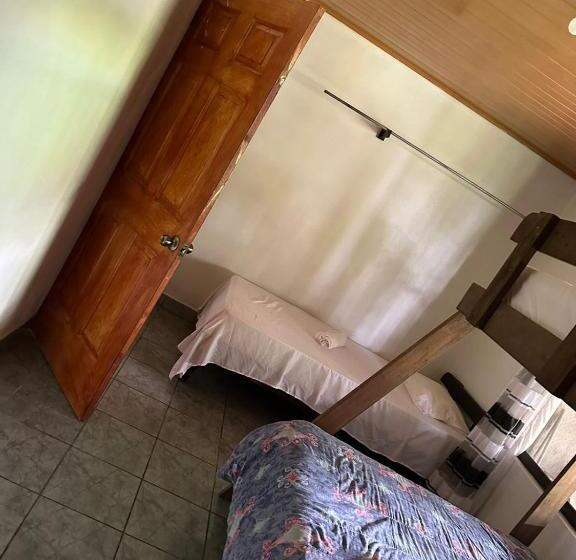 اتاق استاندارد سه نفره, Hostel Gaia Zo é