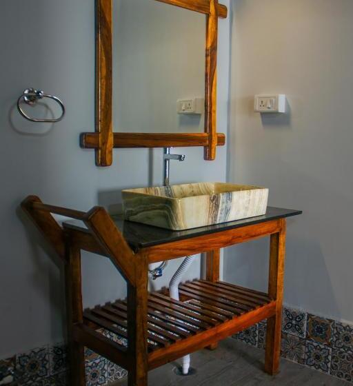 חדר דלוקס נוף לים, Coco Cabana