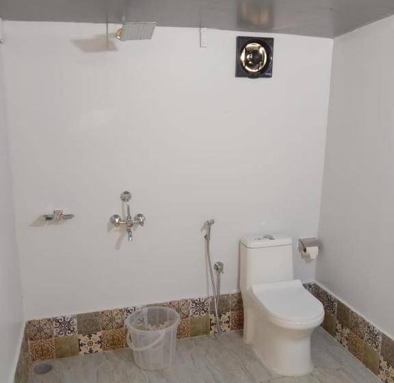 חדר משפחתי, Coco Cabana