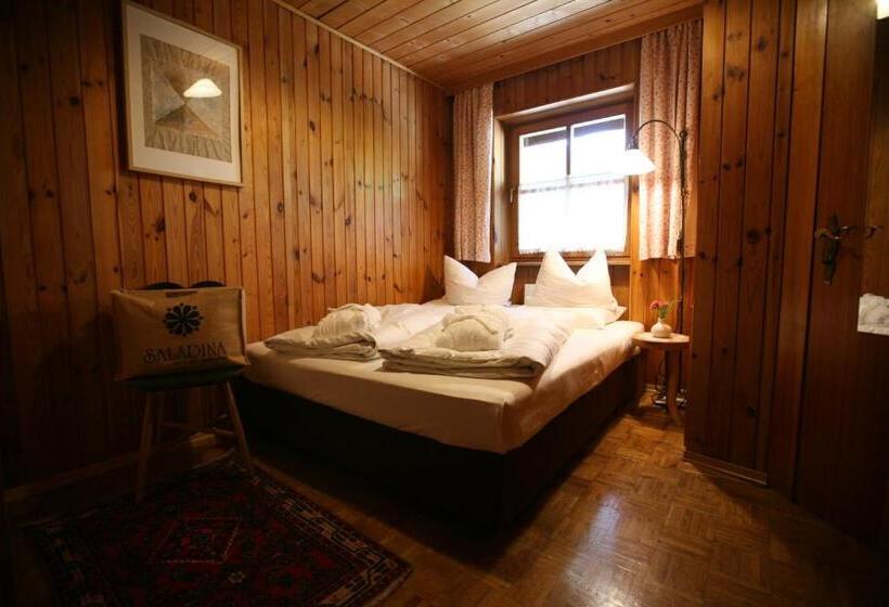 اتاق استاندارد یک نفره, Bio Hotel Saladina