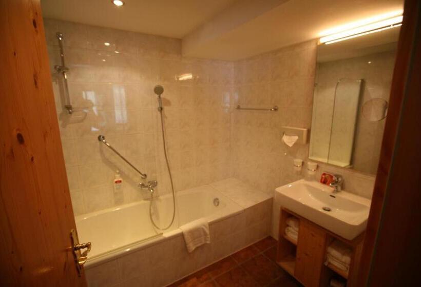 اتاق عادی, Bio Hotel Saladina