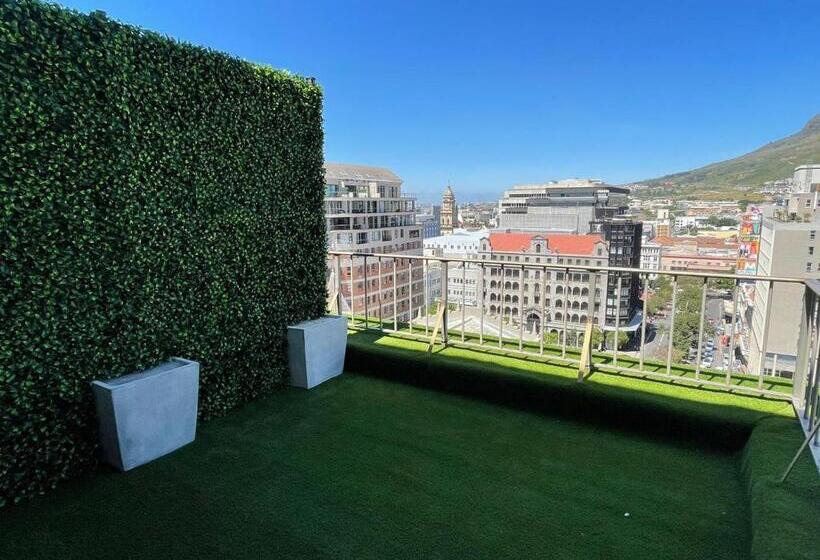Suite com Varanda, Adderley Gardens