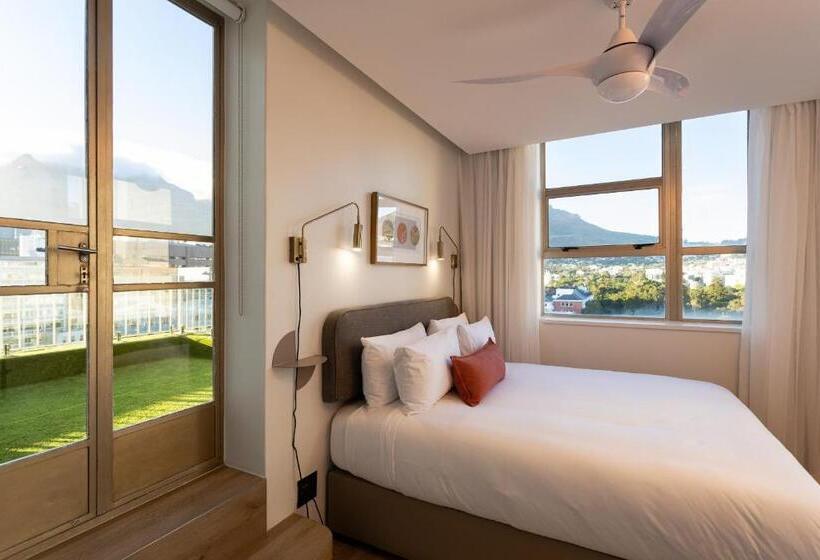 Suite com Varanda, Adderley Gardens