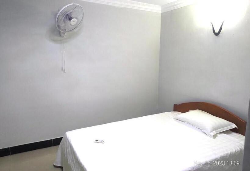 اتاق استاندارد یک نفره, Rhythm Bollywood Guesthouse