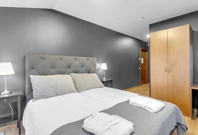 اتاق سوپریور با چشم‌انداز باغ, Tindasel Lodge