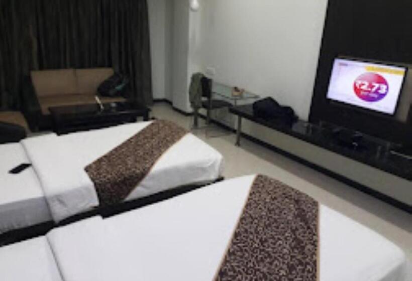 Номер Deluxe Кровать Кинг, New Regal Palace Jalgaon