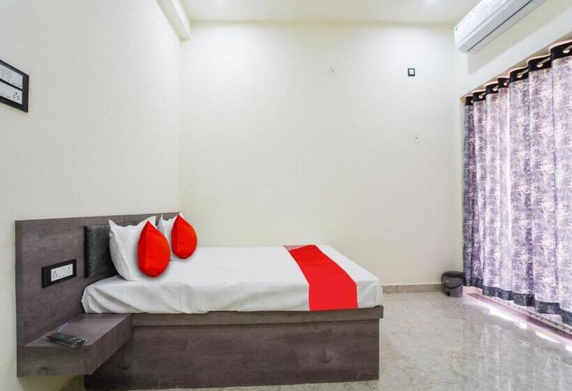 Трехместный Номер Классика, Oyo Hotel Diamond Plaza