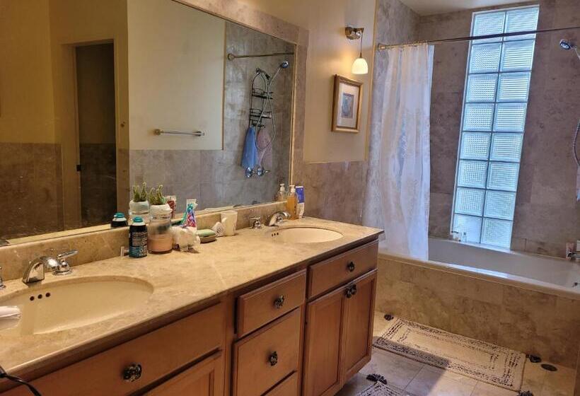 Номер Стандарт с Террасой, Guam Theo House