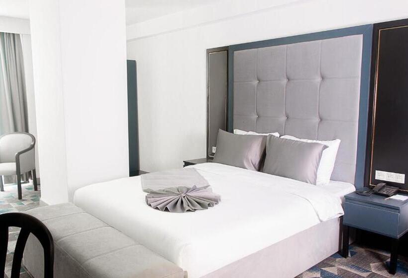 سوییت جونیور, Shelter Inn Hotel & Spa