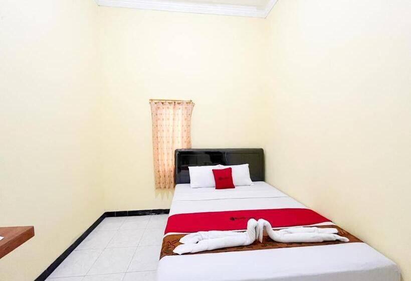 Номер Стандарт, Reddoorz Near Makam Bung Karno Blitar