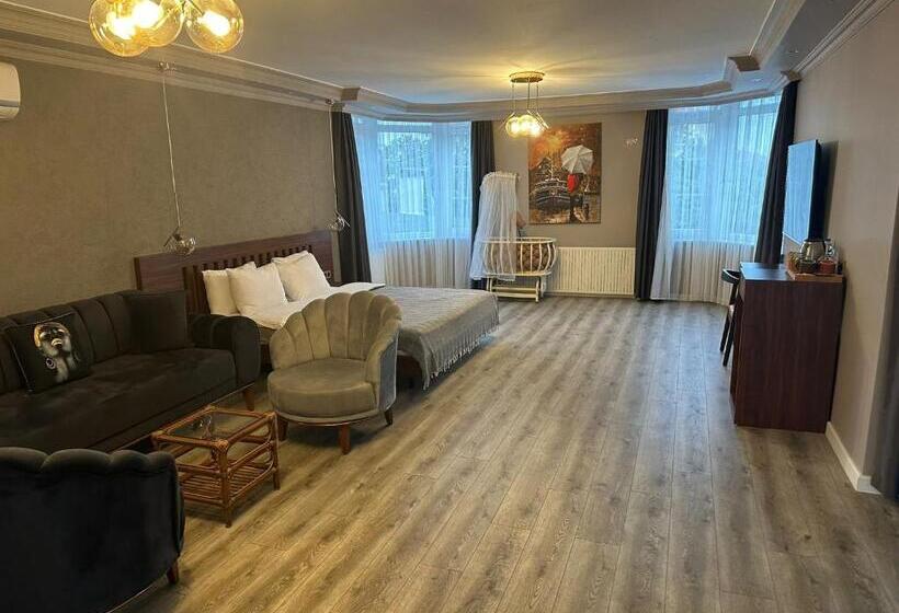 스위트, Treekos Suite