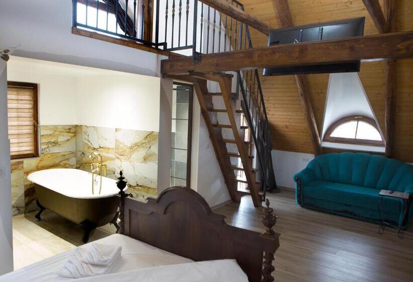 Люкс с Балконом, Casa Cu Magnolii