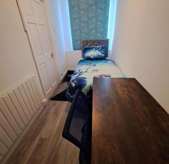 Номер Стандарт Индивидуальный, Leeds Luxe : Elegant Comfort