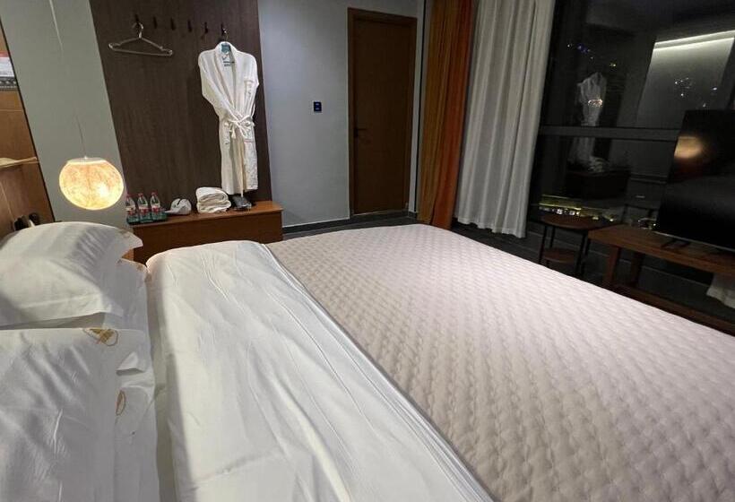 Номер Стандарт 2 Двуспальные Кровати, Phoenix Best River View B&b