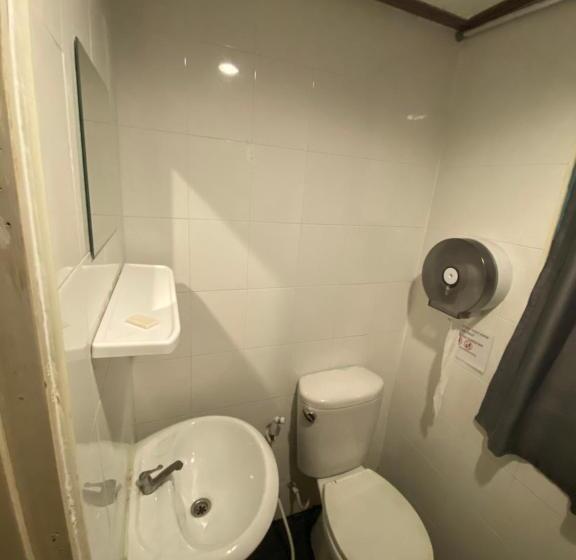 Quarto Estandar, Back Home Bangkok