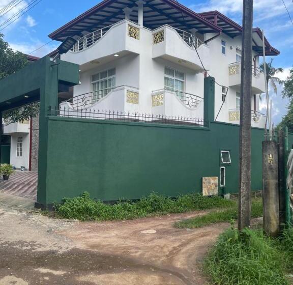 스탠다드 룸, Royal Residence Malabe