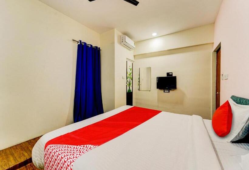 三人经典房间, Oyo Flagship Hotel Sanva