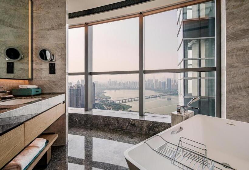 Номер Executive, Wuhan Marriott Hotel Wuchang