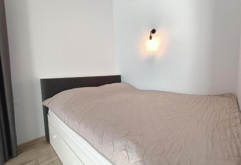 스탠다드 스튜디오, Apartments Bis House