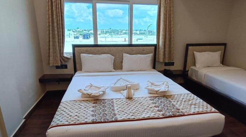 Quarto Triplo Deluxe, A One Luxury