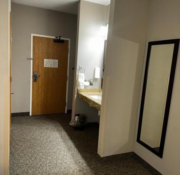 Люкс Deluxe Кровать Кинг, Garner Inn & Suites