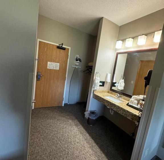 Президентский Люкс, Garner Inn & Suites