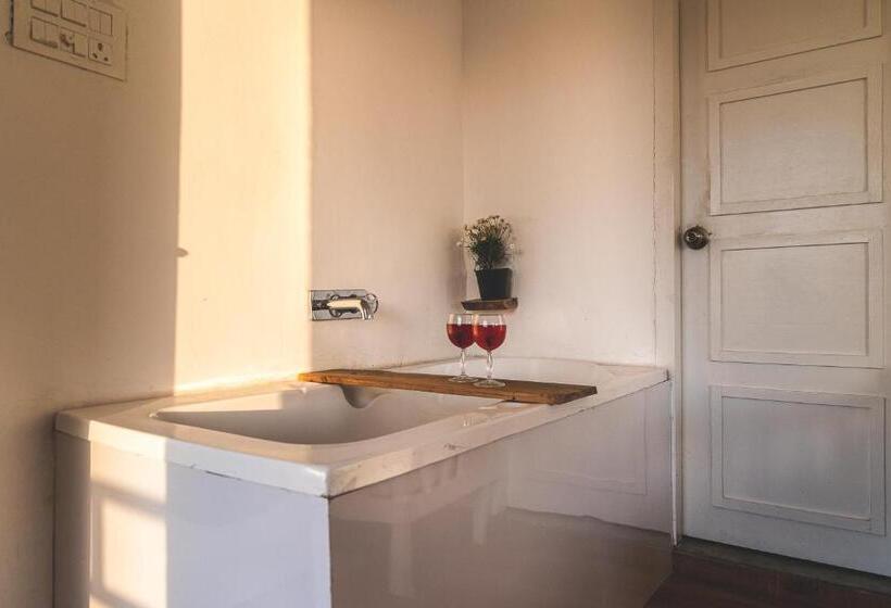 Стандартный Номер Кровать Кинг, Exstacy S Bathtub Rooms & Cafe