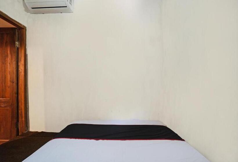 Номер Стандарт, Lembah Mbalong Resort Mitra Reddoorz Near Exit Tol Singosari
