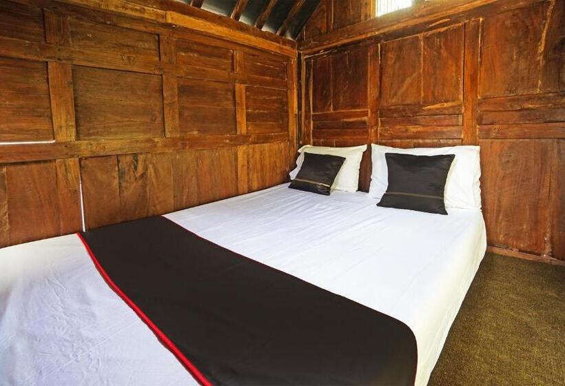 Номер Deluxe, Lembah Mbalong Resort Mitra Reddoorz Near Exit Tol Singosari