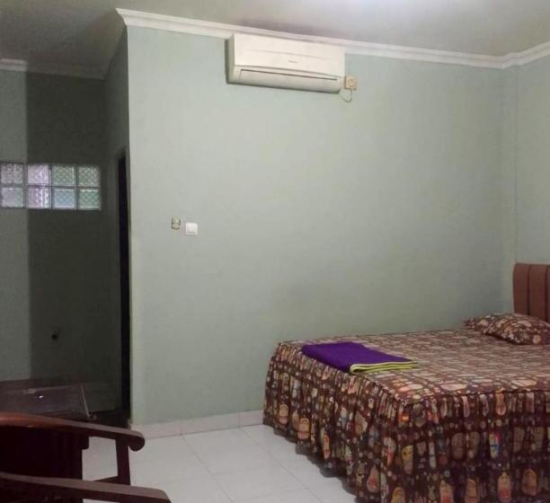 Номер Стандарт, Oyo 93286 Yellow House Syariah
