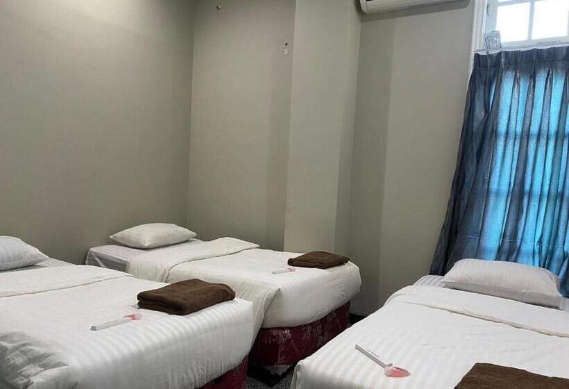 标准三人间共用浴室, Sentosa Lodge