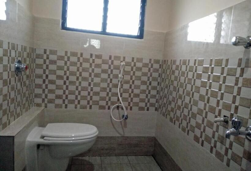 Номер Стандарт без Кондиционера, Lodge Sri Venkatadri