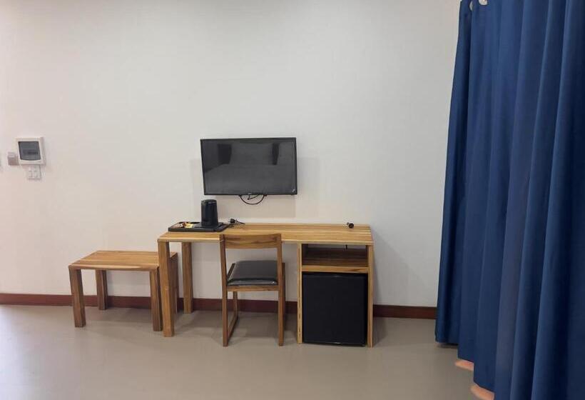 Quarto Estandar com Sacada, Madilao