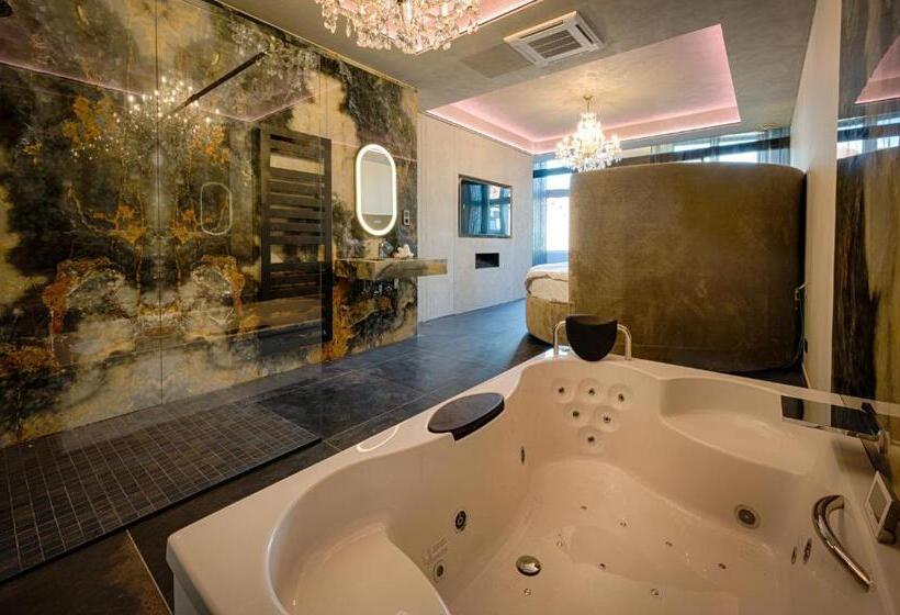 Стандартный Номер Кровать Кинг, Agora Tournai Wellness Suites 3 Appartements Touristiques Sur La Grand Place