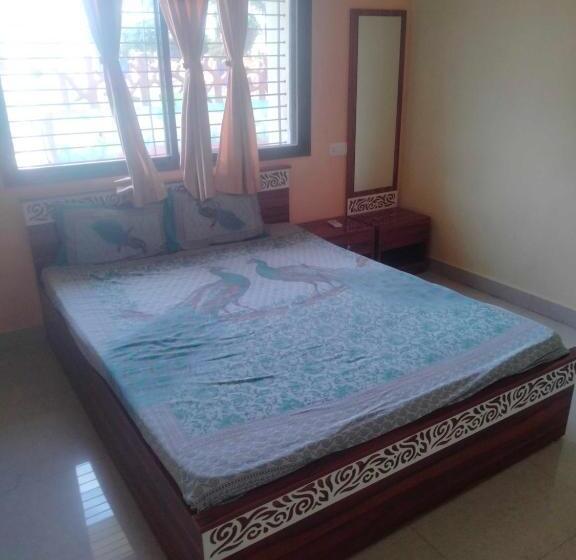 اتاق کلاسیک سه تخته, Oyo Hotel Sky Line