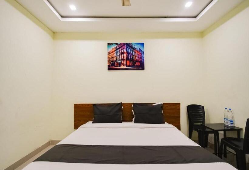 اتاق کلاسیک سه تخته, Oyo Hotel Sky Line