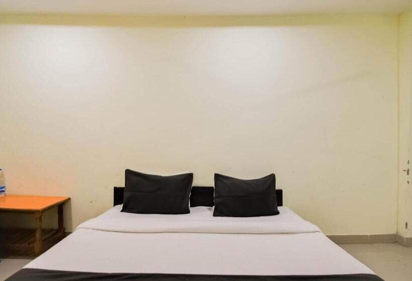 اتاق کلاسیک سه تخته, Oyo Hotel Sky Line
