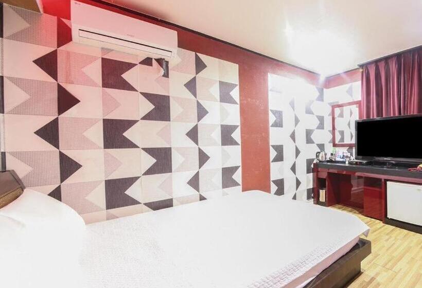 디럭스 룸, Paldo Motel