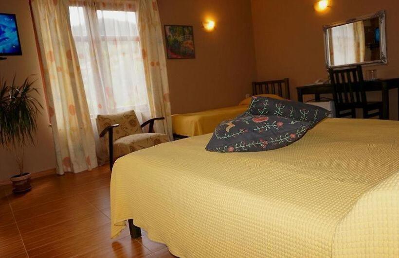 三人经典房间, хотел стиляна/hotel Stilyana