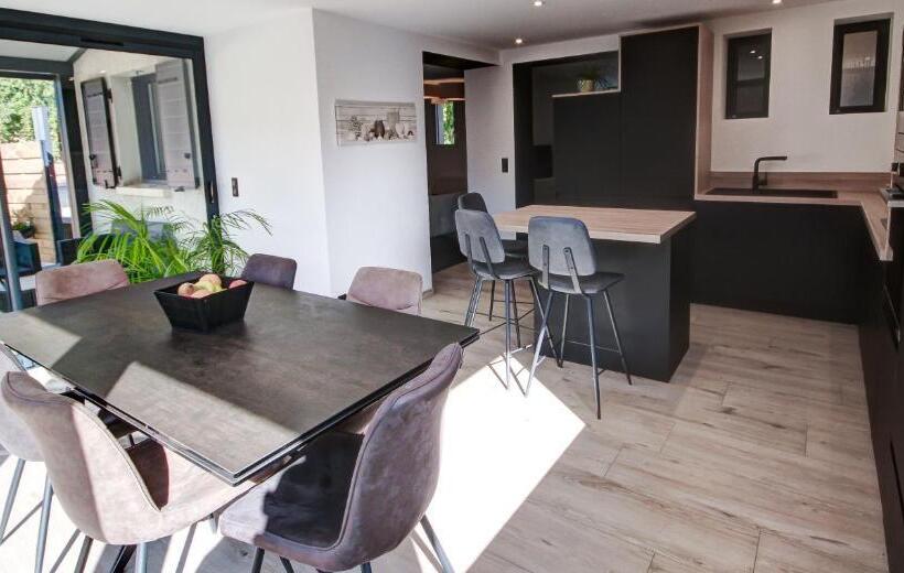 スタンダードトリプルルーム, Chambres D Hôtes Du Val D Asson