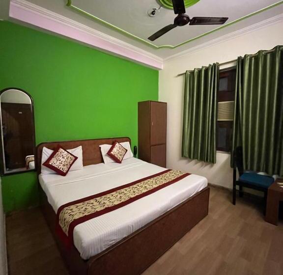 Номер Стандарт, Franklein Suites At Delhi Airport