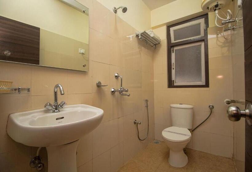 Номер Стандарт, Franklein Suites At Delhi Airport