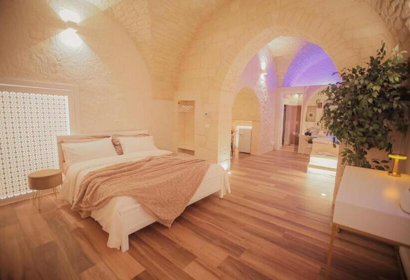 Номер Стандарт с Гидромассажем, Malely Suite