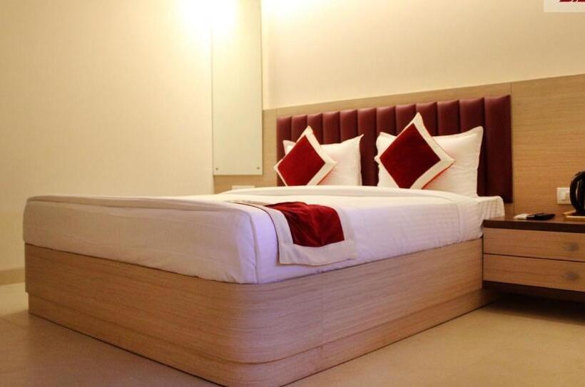Номер Стандарт, Franklein Suites At Delhi Airport