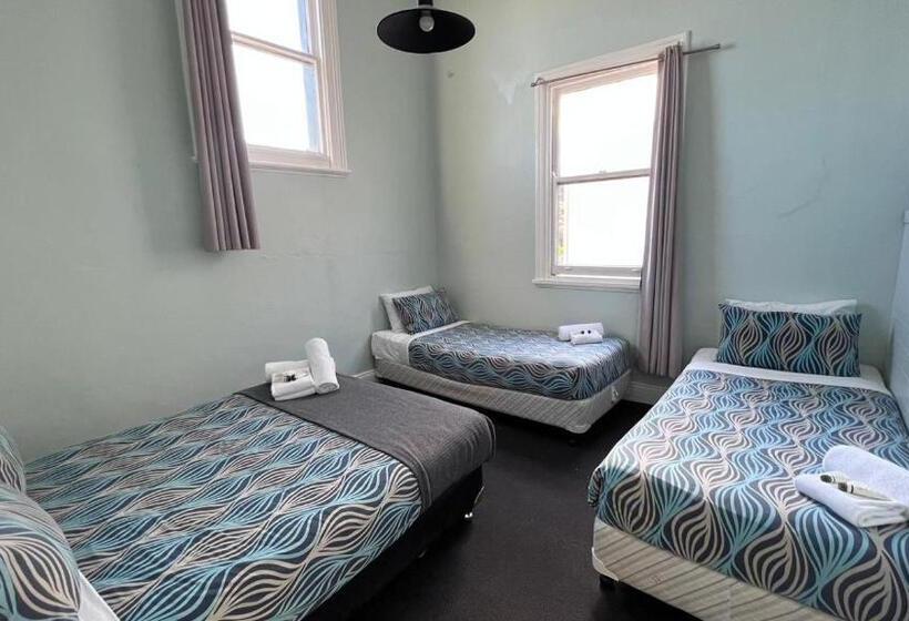 ファミリールーム, Beachside Budget Rooms