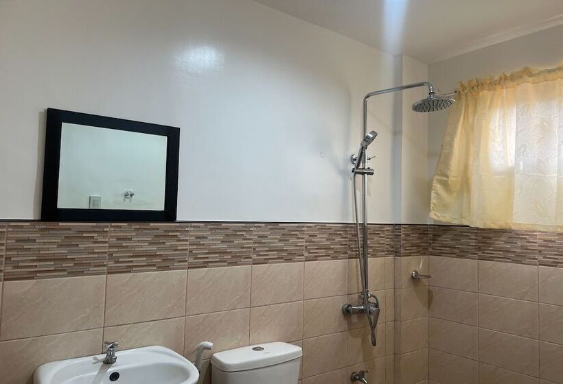 Quarto Deluxe, Dinah S Tourist Inn