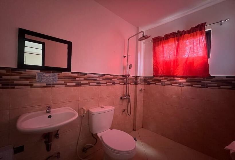 Quarto Estandar, Dinah S Tourist Inn