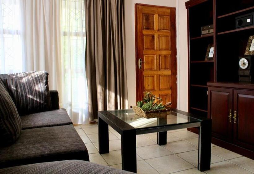 1 Bedroom Chalet, Khutsong Lodge