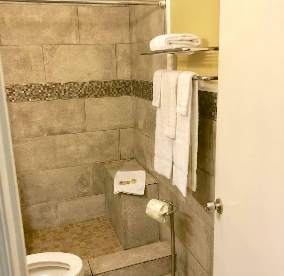 스위트 킹사이즈 침대, Atlantis Inn   Tybee Island